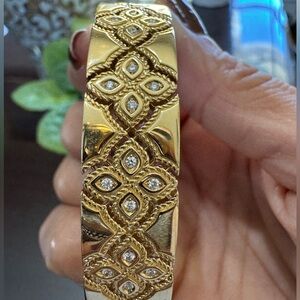 $22000! Stunning Roberto Coin Venetian Princess Diamond Bangle- 18K Yellow Gold